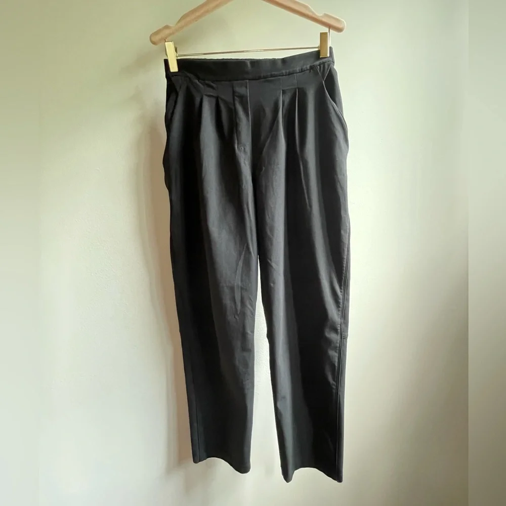 Lululemon Essential High Rise Trouser Black Size 6